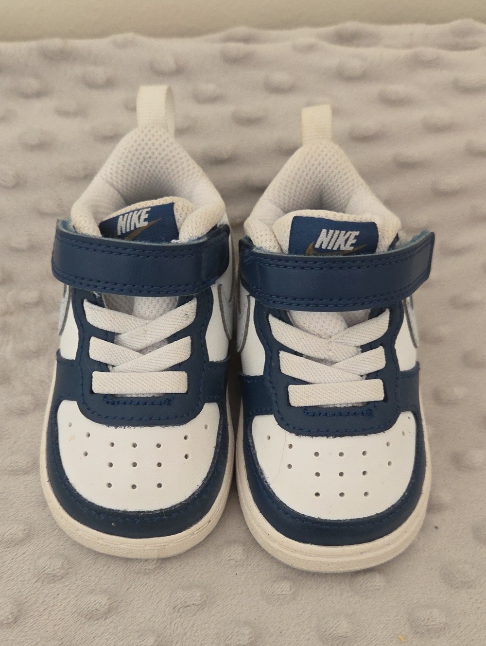 Nike Kids White and Navy Strap Sneakers